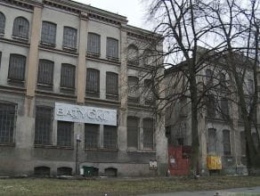 Opustoszały budynek "Fabryki Batycki" w Gdańsku