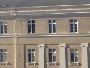 Poranne mycie okien szpitala w Gdyni bez zabezpieczeń 