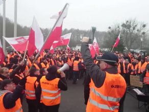 Skoczny protest pracowników Lotos Kolej