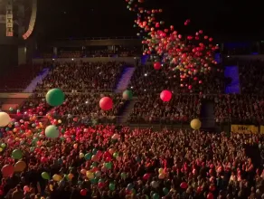 Balony na koncercie Roda Stewarta