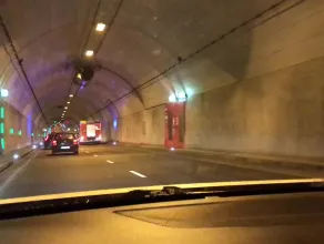 Prawy pas w tunelu zamknięty