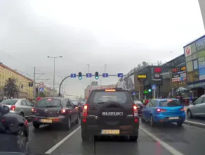 Kierowca GAiT blokuje skrzyżowanie