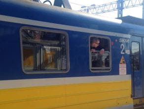 Pociąg SKM pojechał z kibicami Arki do Warszawy
