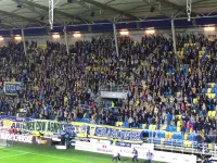 Radość kibiców Arki po zwycięskim golu w meczu z Górnikiem Łęczna