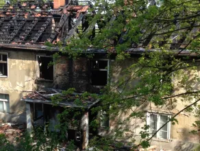 Spalony stary dom we Wrzeszczu