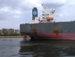 Cypryjski tankowiec Rosa wpływa do Gdańska