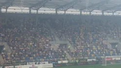 Radość kibiców Arki po pierwszym golu sezonu 2017/18 w Gdyni