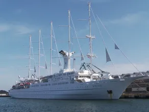 Największy pasażerski żaglowiec świata zawinął do Gdyni