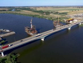 Budowa nowego mostu w Kiezmarku z lotu ptaka