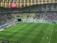Gwizdy żegnają piłkarzy Lechii po pierwszej połowie meczu z Sandecją