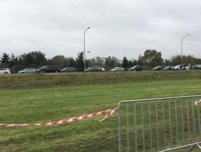 W Łostowicach parking na pasie zieleni zamknięty