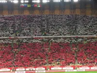 Hymn i kartoniada przed meczem Polska - Meksyk
