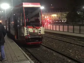 Skutki zderzenia dwóch tramwajów na Hucisku