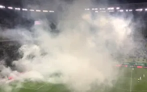 Świece dymne na meczu Lechia Gdańsk - Pogoń Szczecin