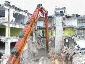 Burzenie budynku CEZAL-u