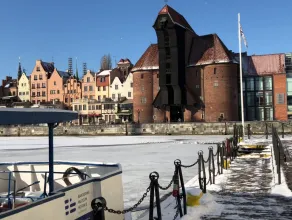 Motława w Gdańsku skuta lodem