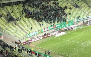 Kibice po golu Lechii na 2:1 w meczu z Termaliką