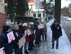 Protest pod konsulatem rosyjskim przeciwko bombardowaniu Syrii