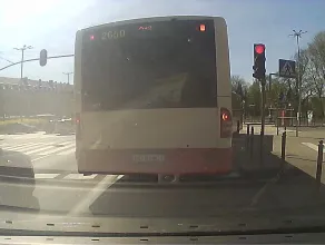 Jak widać czerwone nie obowiązuje autobusów