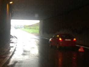 Auto utknęło w tunelu pod Okopową w Gdańsku