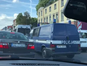 Ok. 10 policyjnych aut w trzech turach