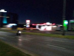 Nocne wyścigi motocykli