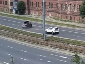Brak studzienki zaskoczył kierowcę na Podwalu Przedmiejskim