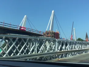 Postęp prac na moście w Sobieszewie