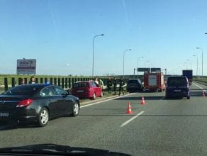 Wypadek przed bramkami autostrady