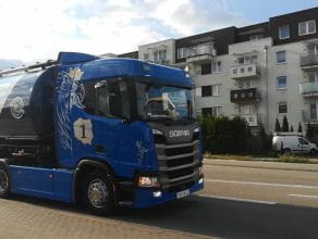 Przejazd ciężarówek Scania przez Gdańsk