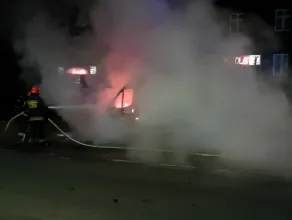 Nocny pożar samochodu na Siedlcach