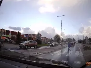 Kierowca prawie potrącił pieszą w Pruszczu Gdańskim