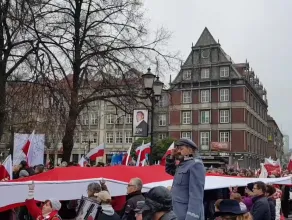 Hymn Polski na zakończenie Parady Niepodległości w Gdańsku