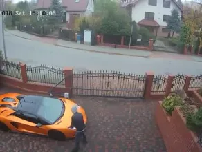 Zarysowane Lamborghini - prowokacyjna reklama