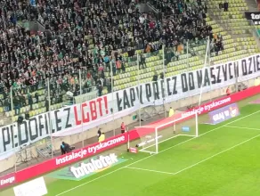 Transparent o LGBT na meczu Lechii Gdańsk 