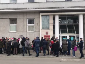 Protest przeciw Karcie Równości przed Urzędem Miasta w Gdyni