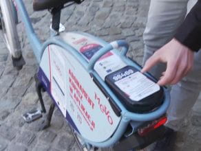 Wypożyczenie roweru Mevo za pomocą karty zbliżeniowej