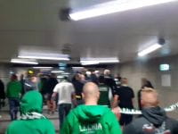 Superpuchar - kibice Lechii skandują "Śląsk", idąc na stadion