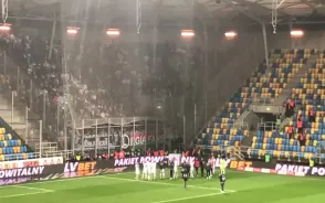 Arka Gdynia - Legia Warszawa 0:1. Kibice i piłkarze po meczu 