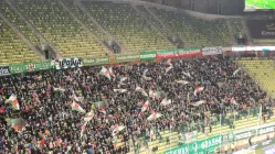 Lechia Gdańsk - Legia Warszawa 0:2. Flagi na trybunach