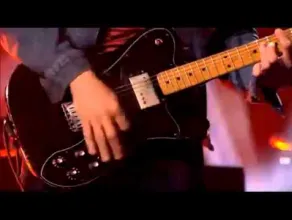 Blur - Song 2 ( Live at Brit Awards 2012) 