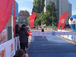 Paweł Najmowicz na mecie Garmin Półmaraton Gdańsk