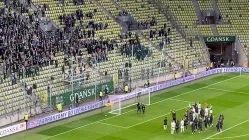 Lechia Gdańsk - Stal Rzeszów 2:1. Kibice i piłkarze po meczu