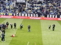 Arka Gdynia pozwoliła kibicom wygrać 10 tys. zł. Czy ktoś zarobił?