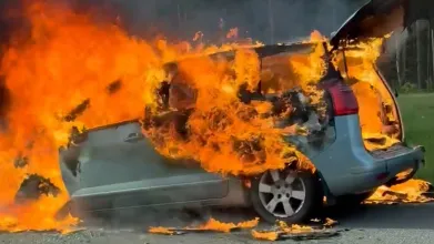 S6 w stronę Gdańska - spaliło się auto