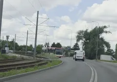 Podwójna ciągła i wyprzedzanie na zakręcie