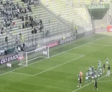 Lechia Gdańsk - Pogoń Grodzisk Mazowiecki 0:3. Kibice do piłkarzy po meczu