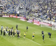 Arka Gdynia - Stal Rzeszów 4:0. Wspólna radość piłkarzy i kibiców