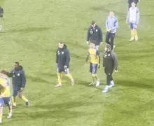 Arka Gdynia - Bruk-Bet Termalica Nieciecza 3:1. Właściciel osobiście gratuluje piłkarzom