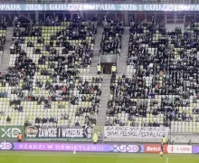 Na meczu Lechii Gdańsk "Za race nas ścigacie, sami Polskę podpalacie"